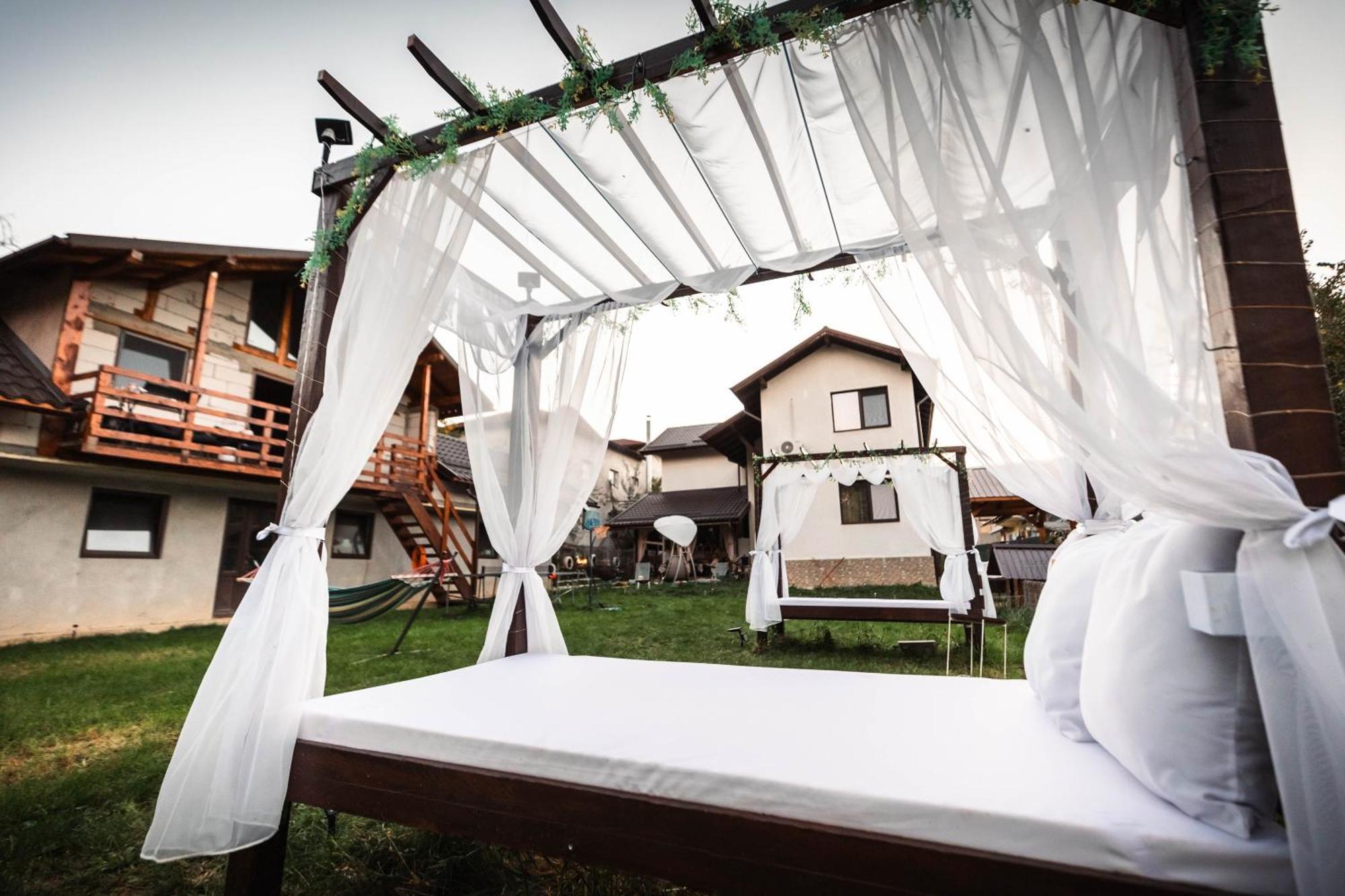 Happy Home Calimanesti Exterior photo